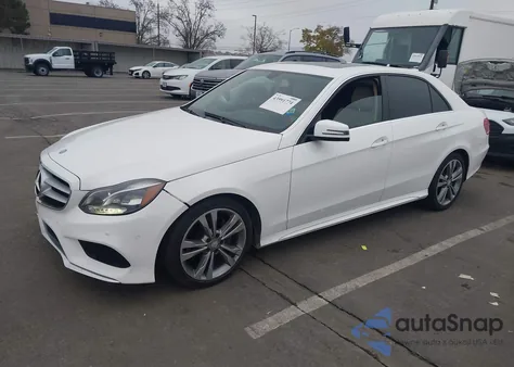 2014 Mercedes-Benz E 350 z USA, uszkodzony, nr VIN WDDHF5KB8EA806107